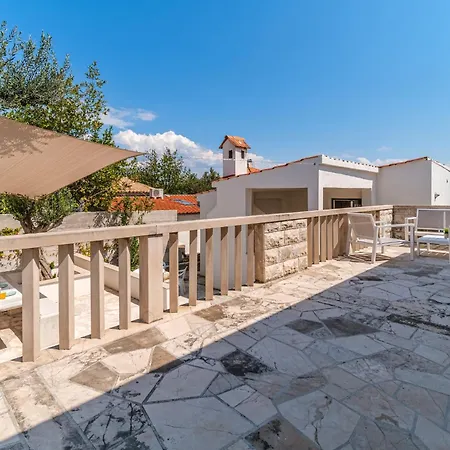 Luke Family Villa